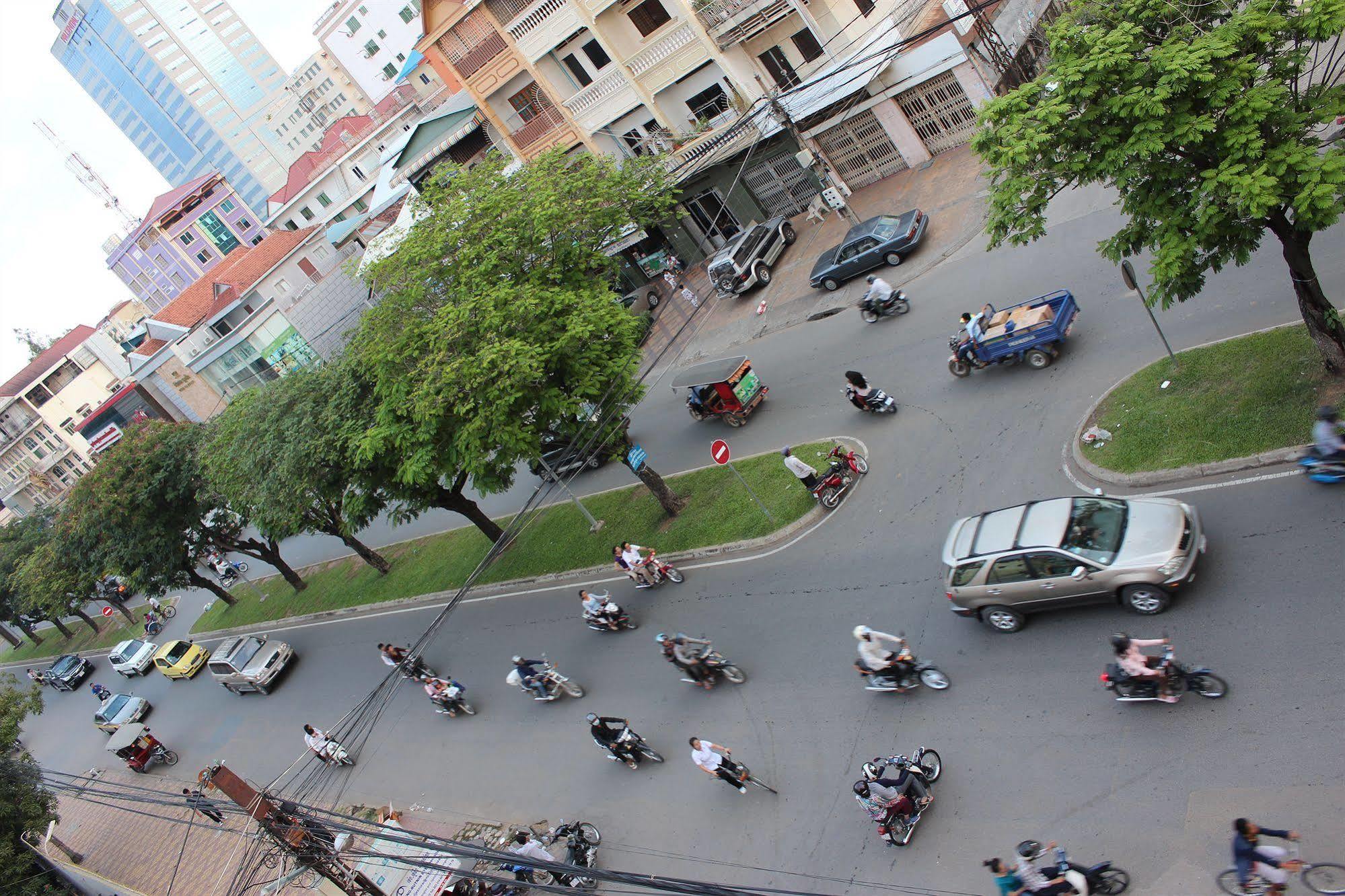 Lucky 1 Guesthouse Phnom Penh Eksteriør bilde